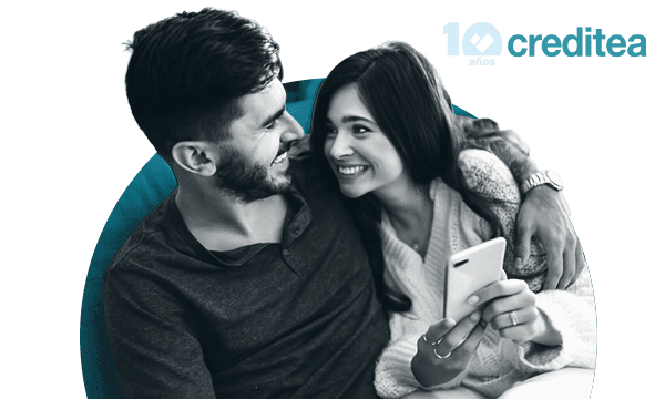 hombre feliz sonriendo 